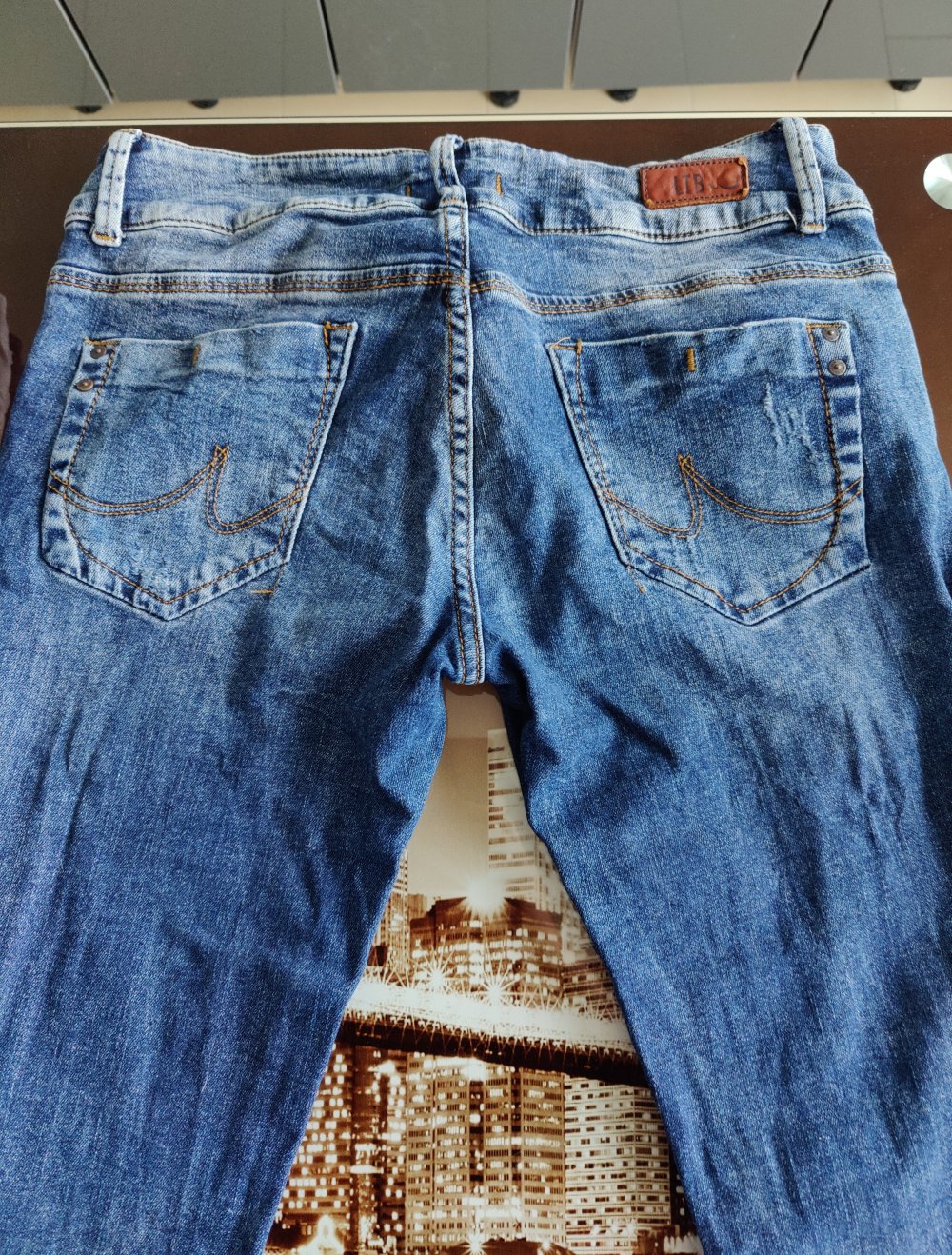jeans