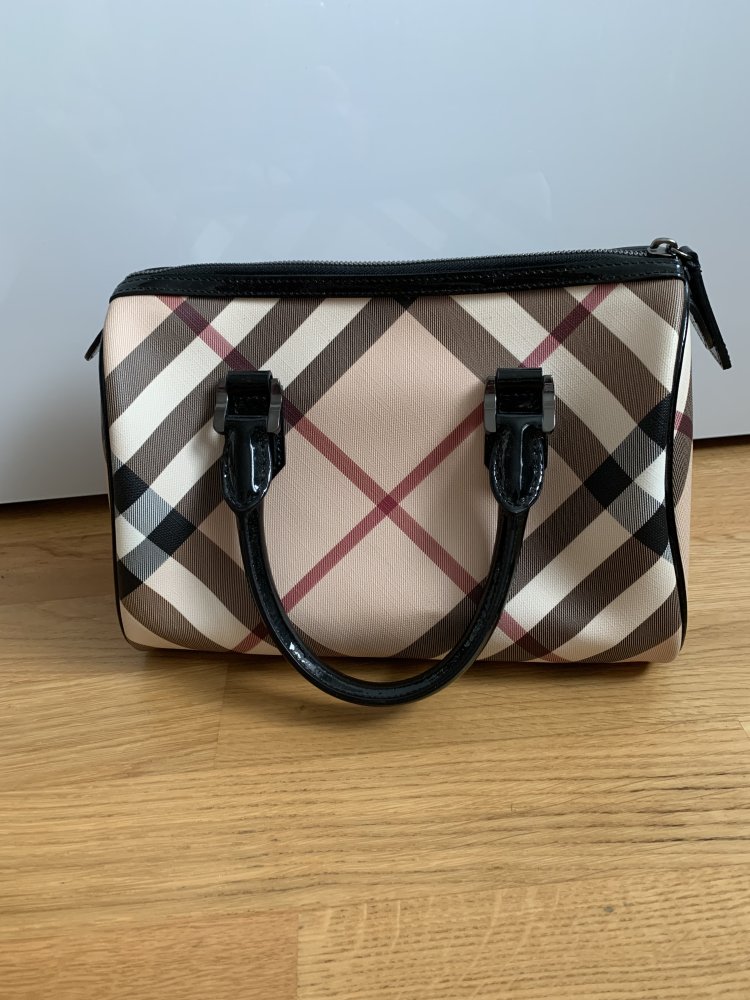 Handtasche