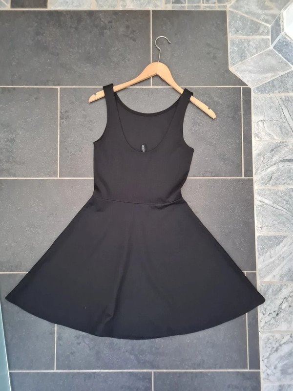 Minikleid schwarz bügelfrei Gr. 32 Sommerkleid H&M