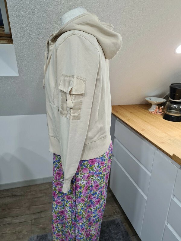 Sweater Esprit Gr. M (36-38) kurz geschnitten beige / creme