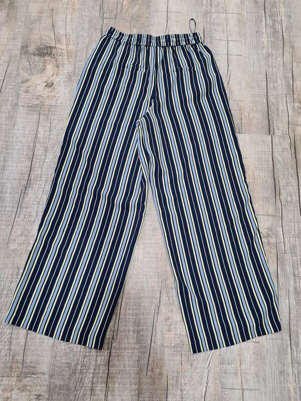 Gestreifte Hose Gr. 40 weit Vila