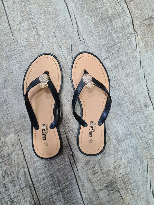 Süße schwarze Flip Flops Sandale Colloseum 