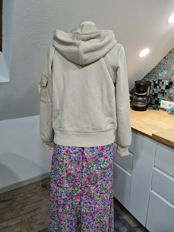 Sweater Esprit Gr. M (36-38) kurz geschnitten beige / creme