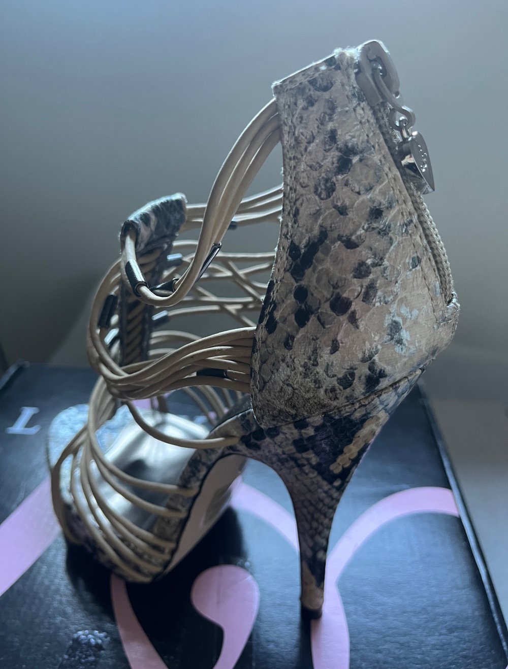 pumps mit Riemchen