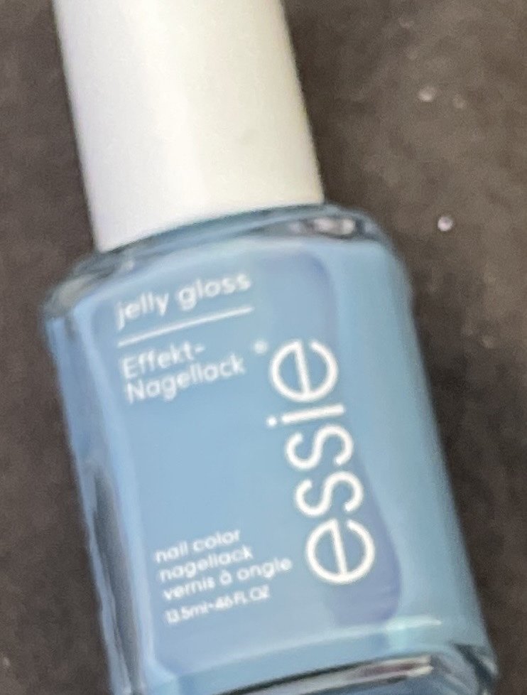 essie nagelneu