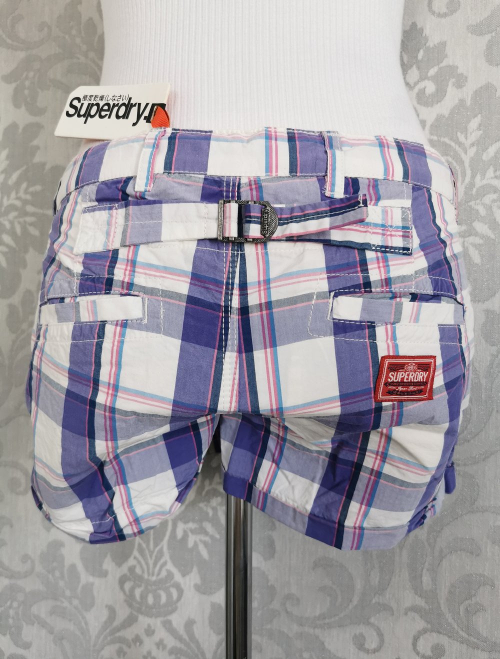 Superdry Shorts | kurze Hose Gr. S/M lila kariert Neu mit Etikett