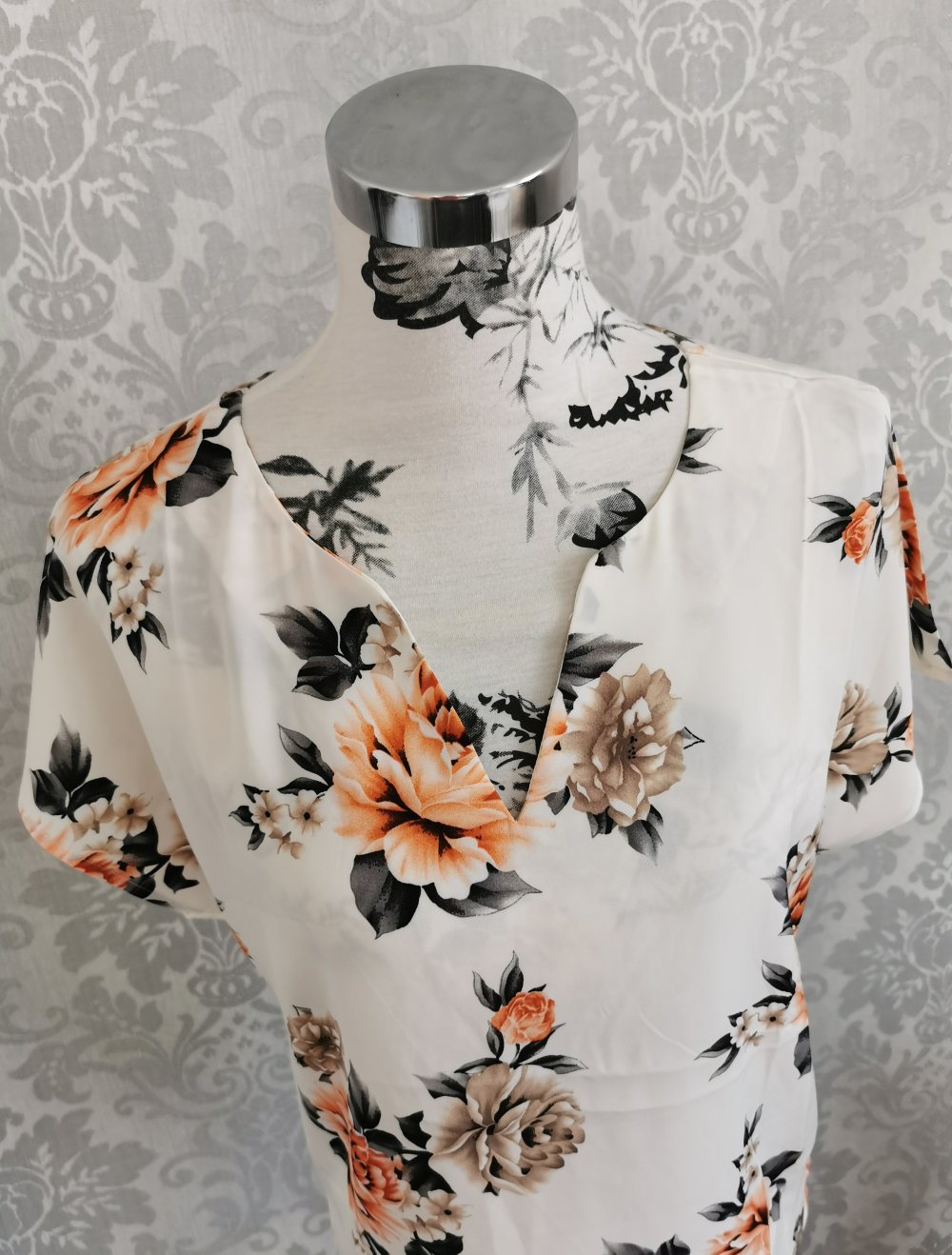 Shein Tshirt Blusenshirt Gr. M Blumen Print Neu