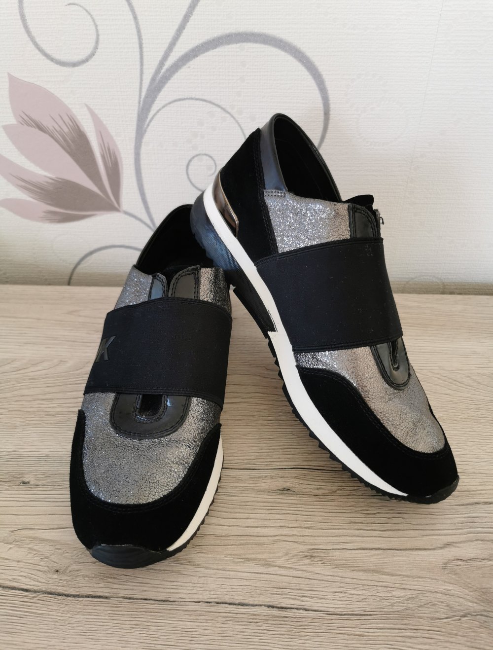 Michael Kors Schuhe | Sneaker | Trainers Gr. 38,5 schwarz mit Silber Gummibund Mk