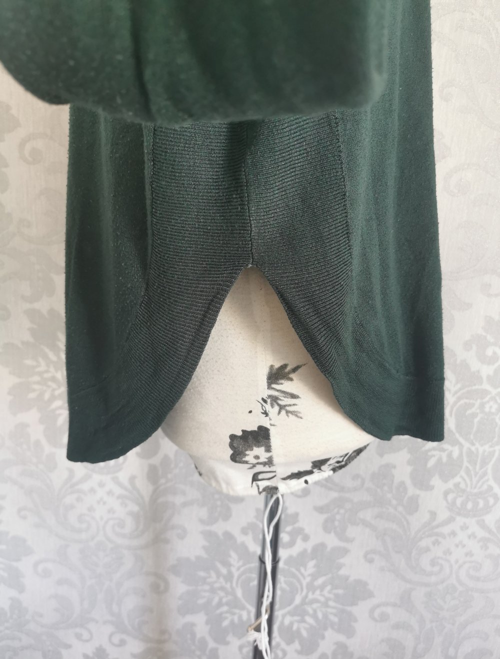 Jaqueline de Yong Pulli Gr. S dunkelgrün Saumende abgerundet