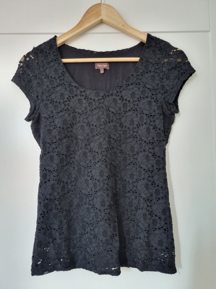 Hochwertiges Spitzenshirt 