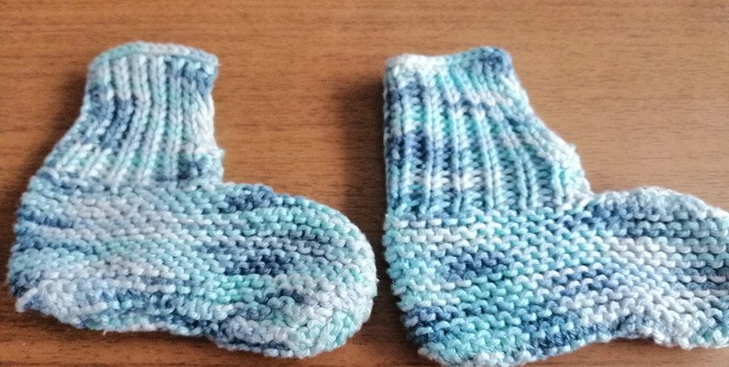 Blaue Babyschuhe - Handarbeit