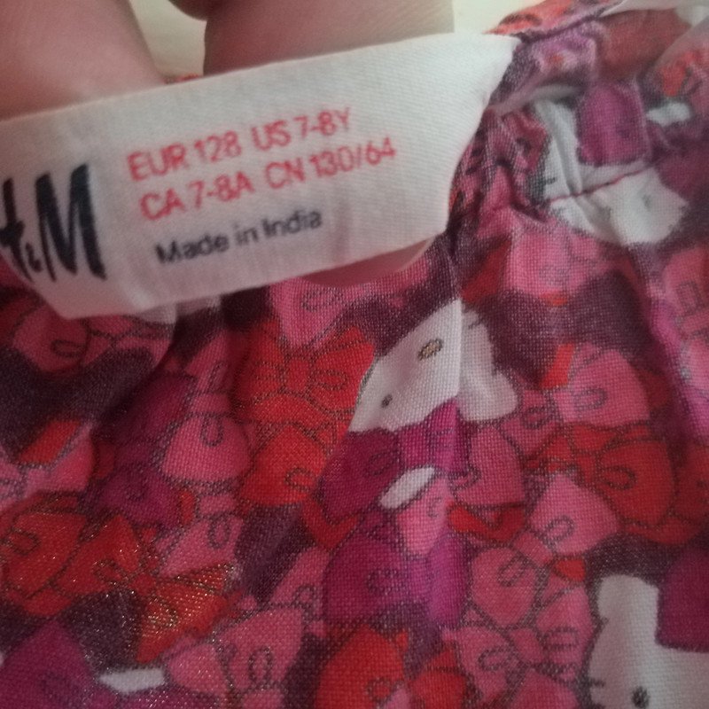Kleidchen - Hello Kitty - Gr. 128 - H&M 