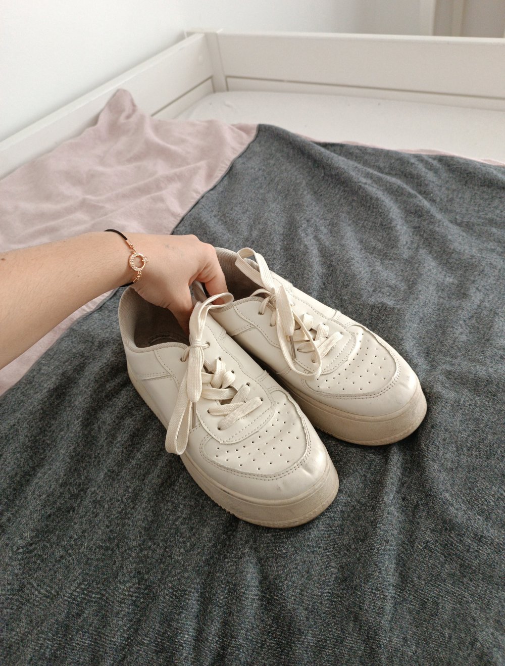 beige Sneaker