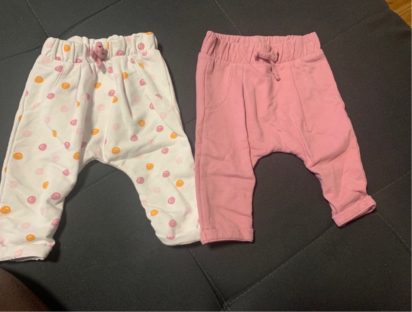 zwei Hosen
