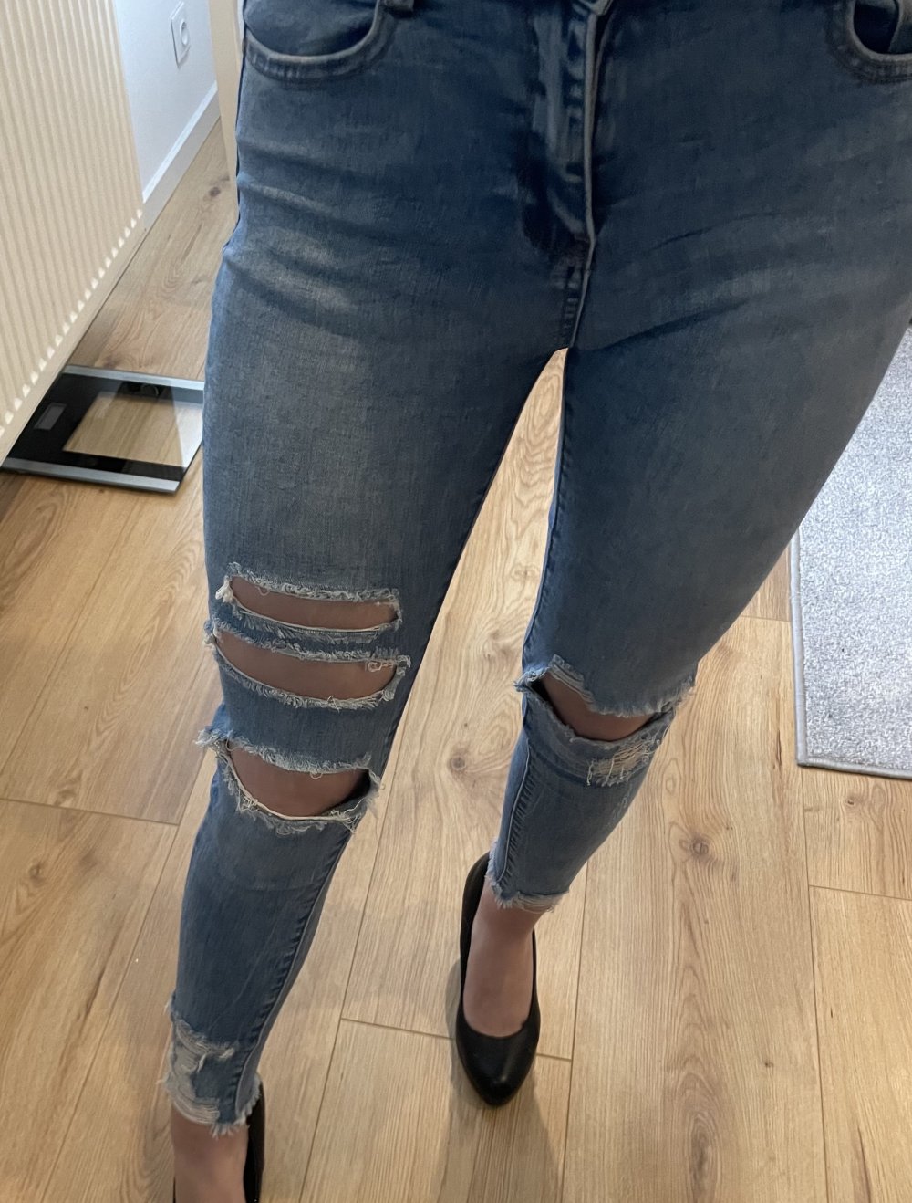 Jeans mit Löchern