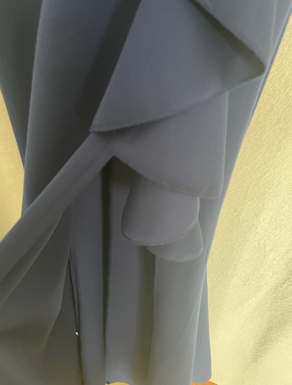 Dunkelblaues Abschlusskleid