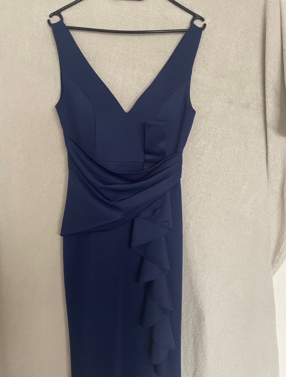 Dunkelblaues Abschlusskleid