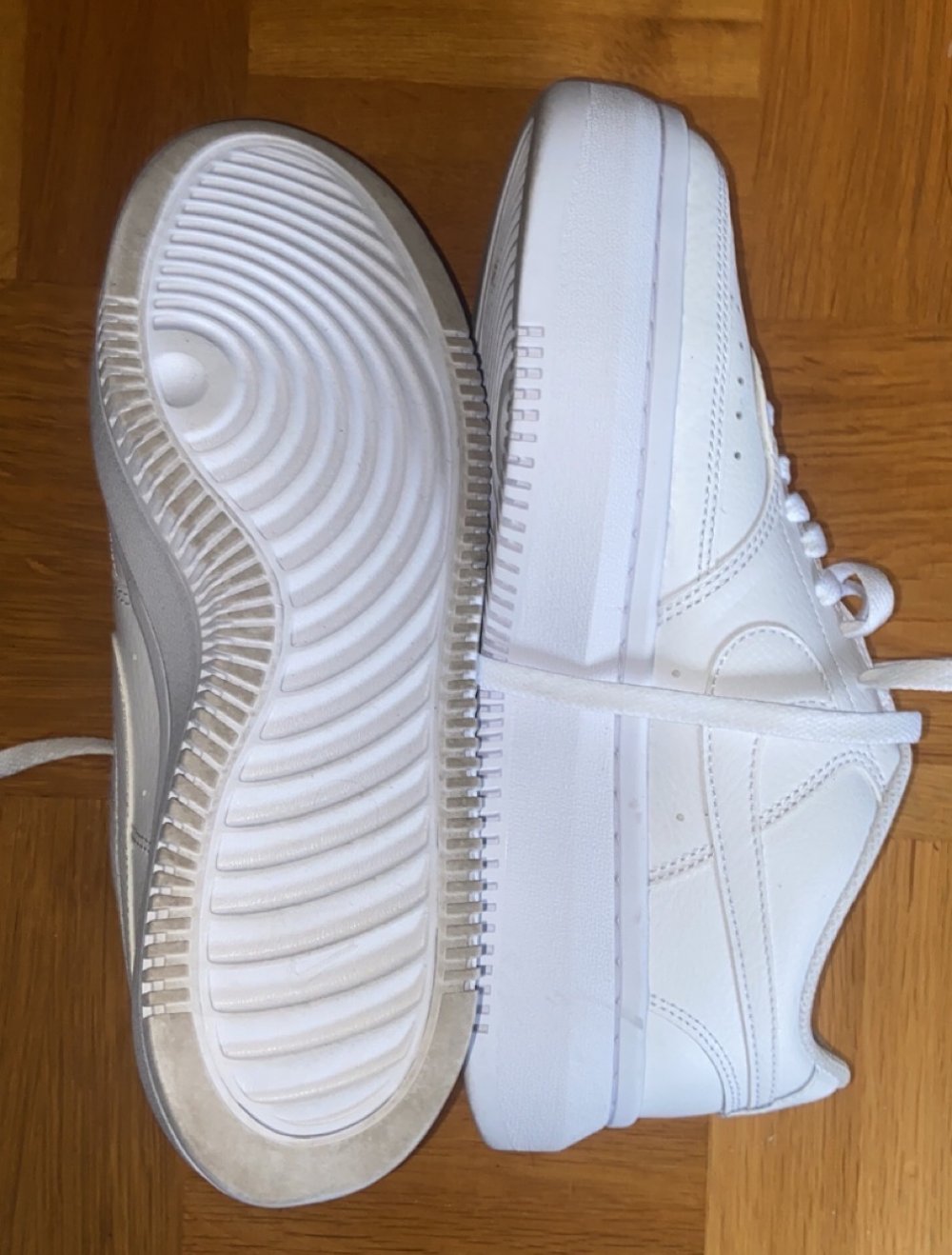 Damen Nike Schuhe Größe 40