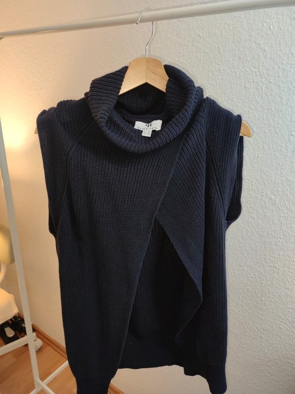 Dunkelblaue Strickjacke, seltener Schnitt!