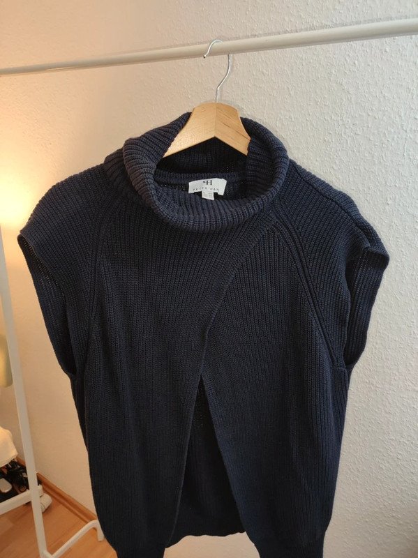 Dunkelblaue Strickjacke, seltener Schnitt!