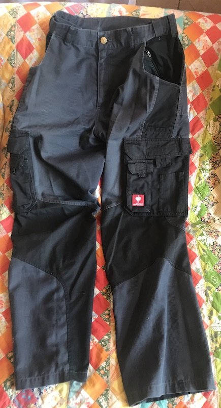 E.S. Cargohose Gr. 46, schwarz/grau kariert