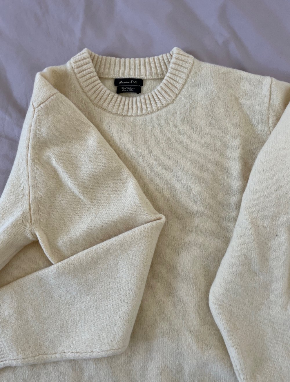 Gelber Woll-Pulli