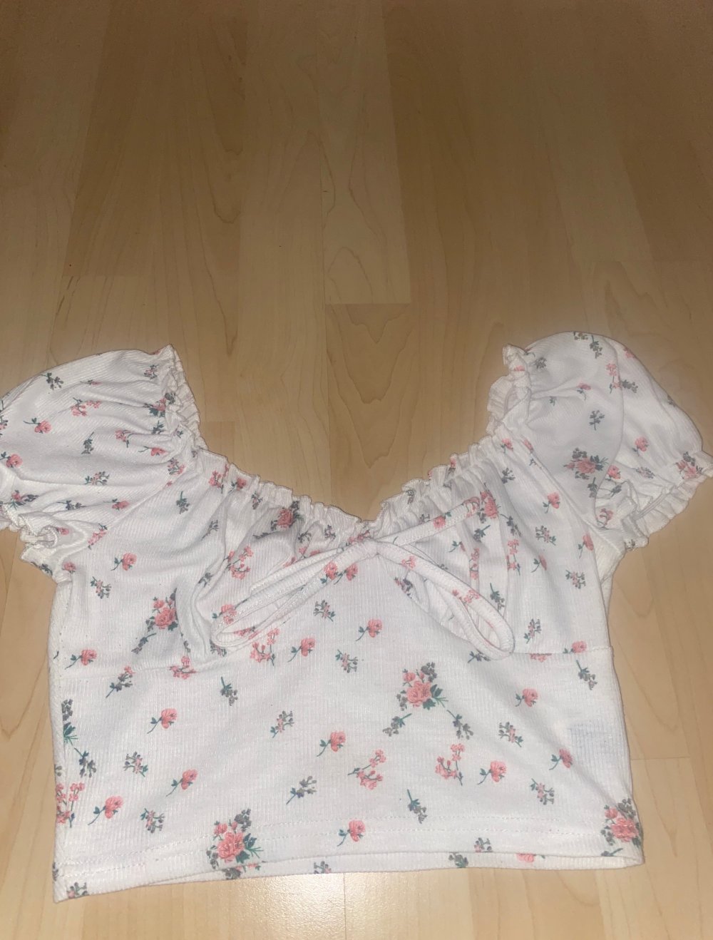 kurzes Shirt schulterfrei