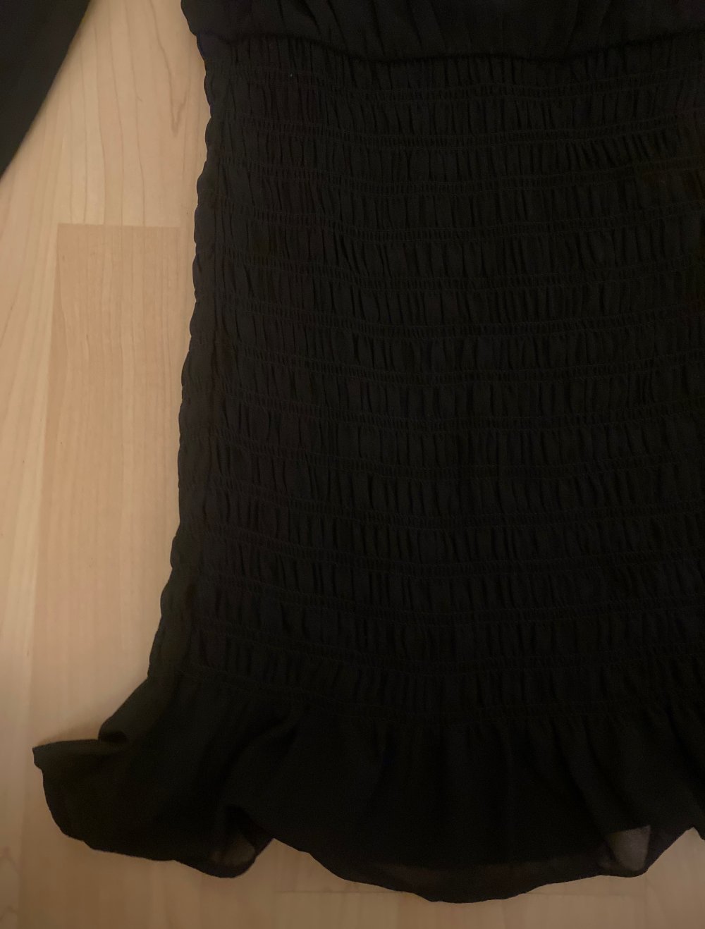 schwarzes langarm Kleid