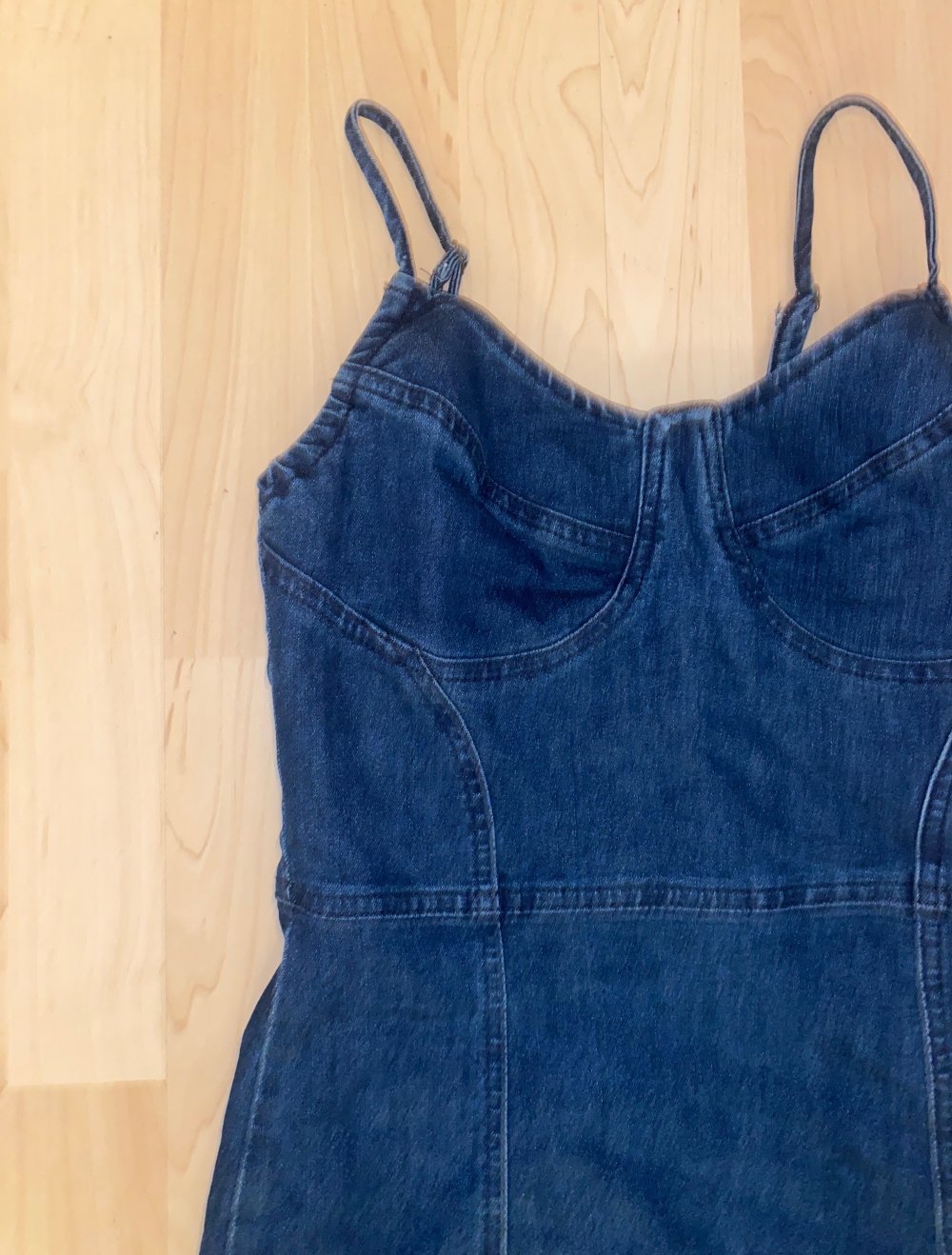 schönes enganliegendes jeans Kleid