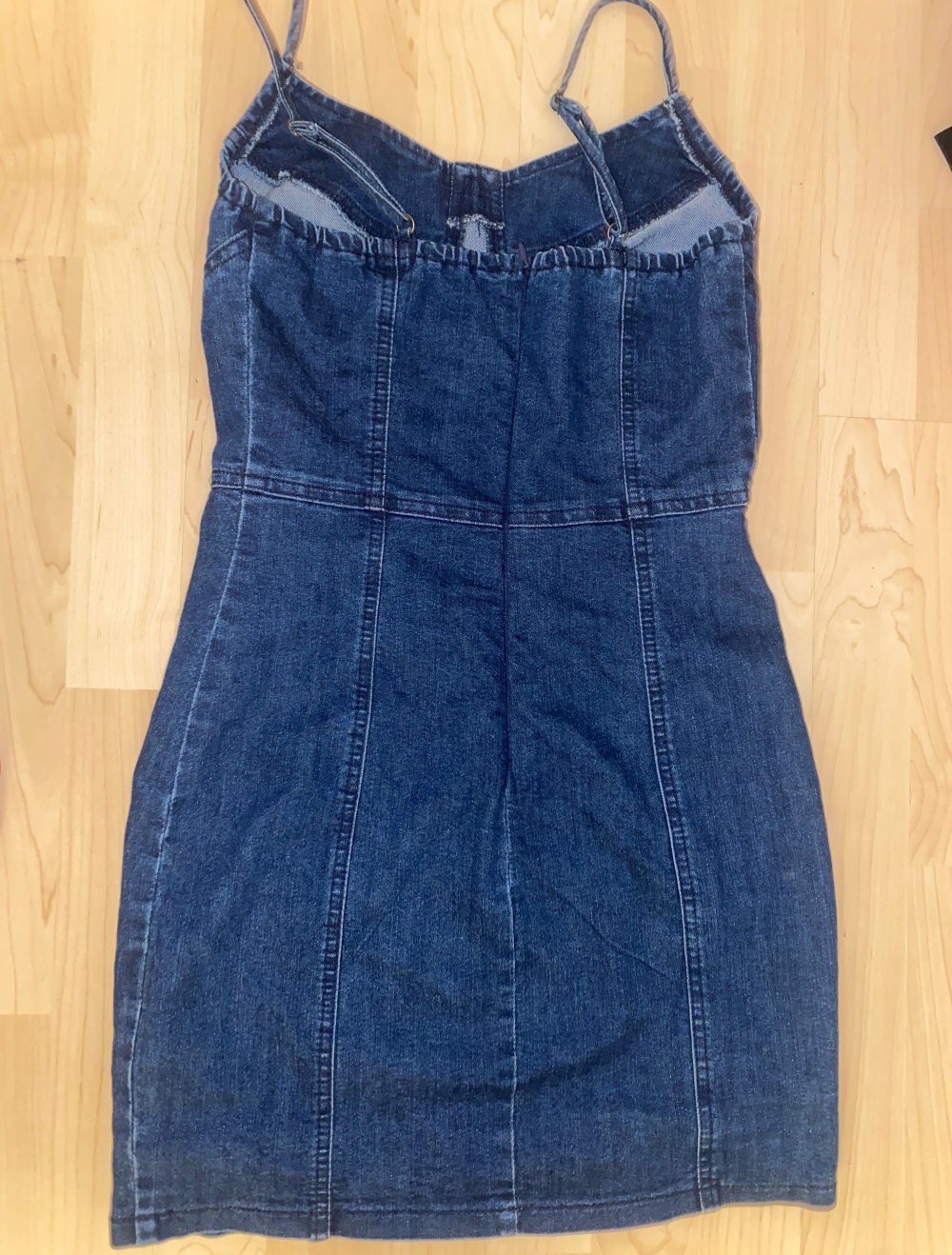 schönes enganliegendes jeans Kleid