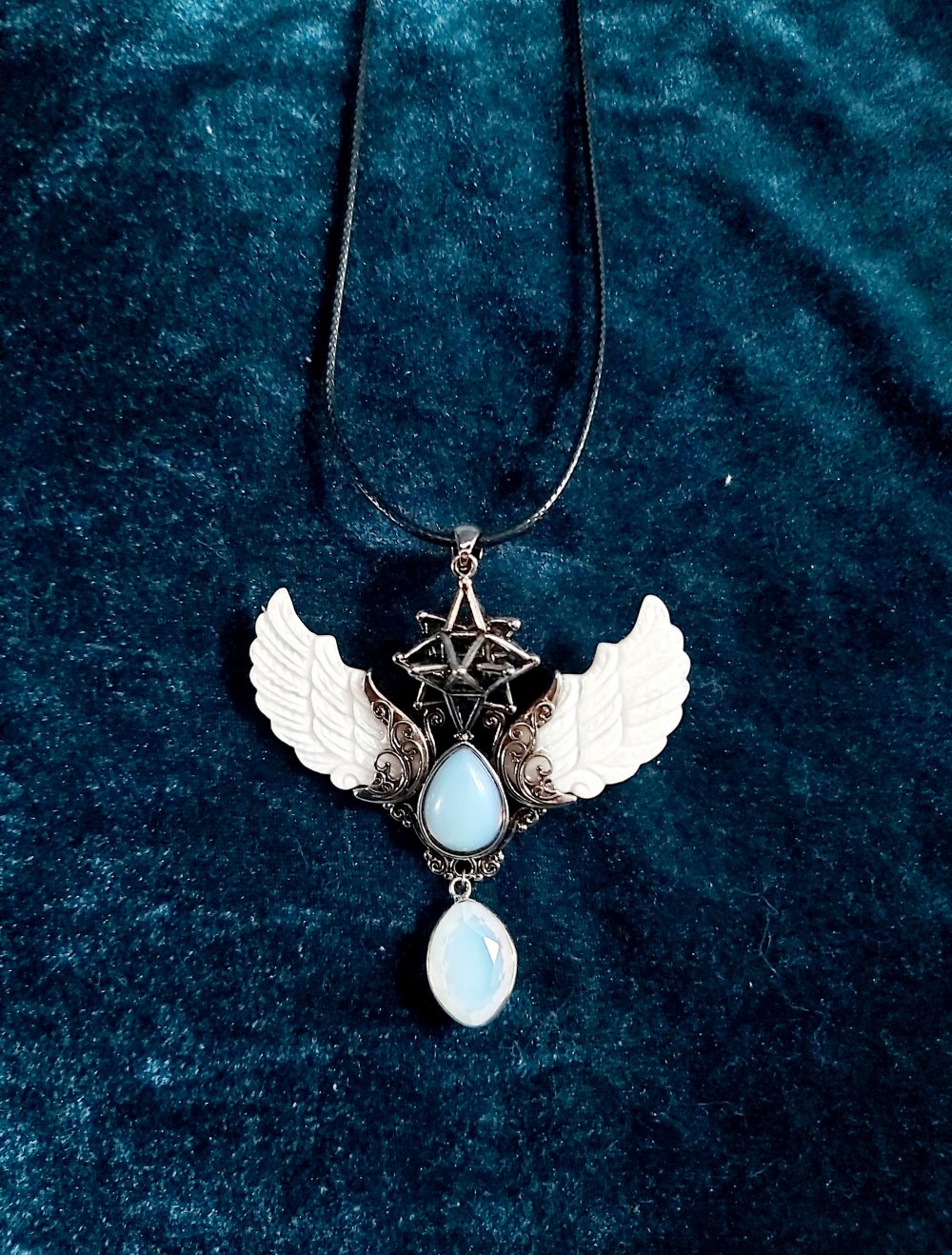 Gothic/ Opal/ Wicca/ Kette