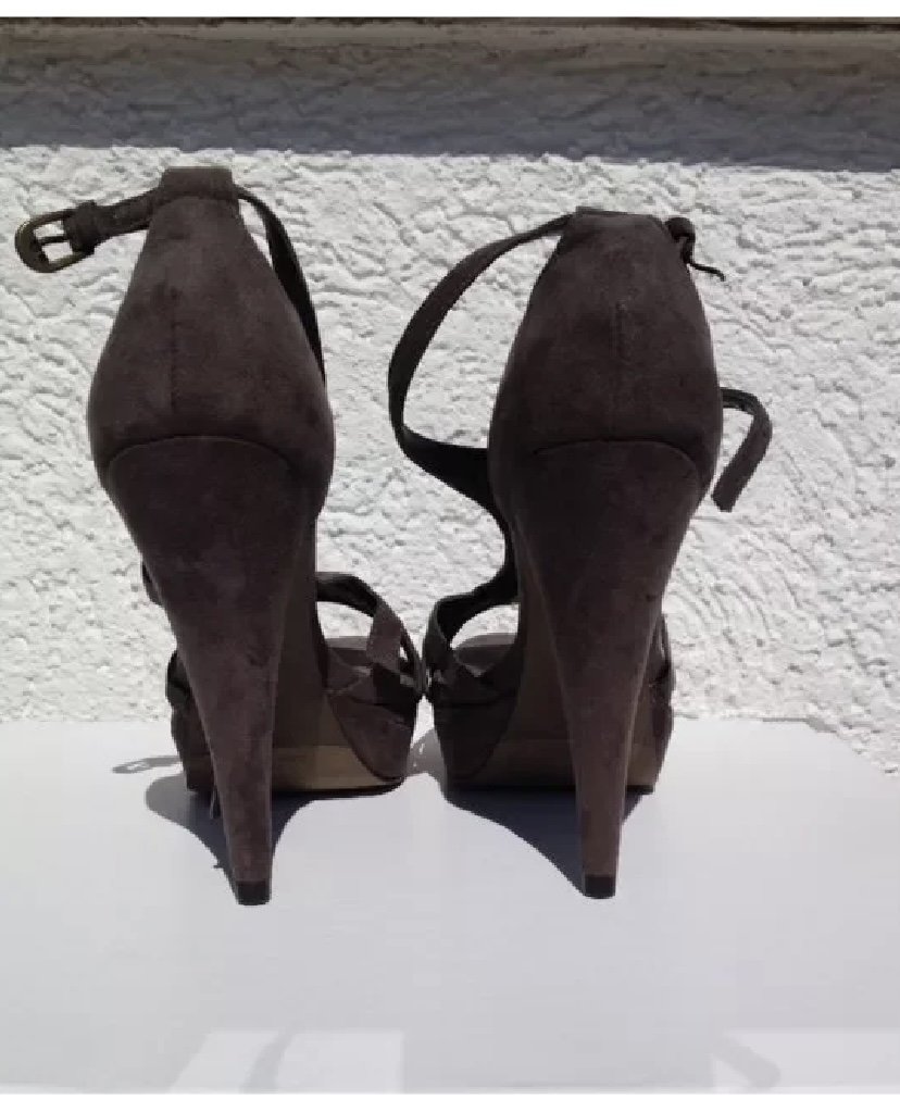 Zara Sandale grau neu 38
