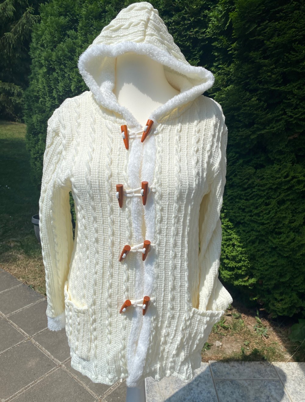 Leichte Strickjacke mit Fell, L