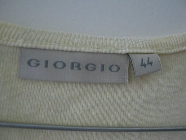 gelbes T-Shirt