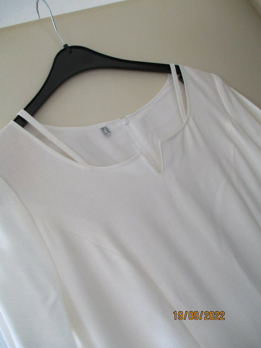 weißes Kleid