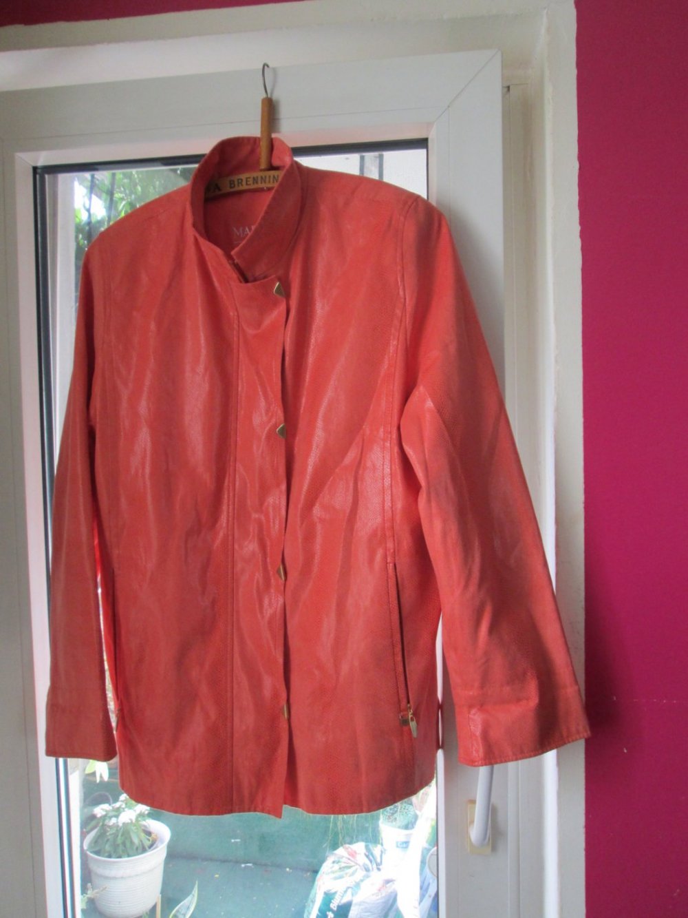 orange Jacke