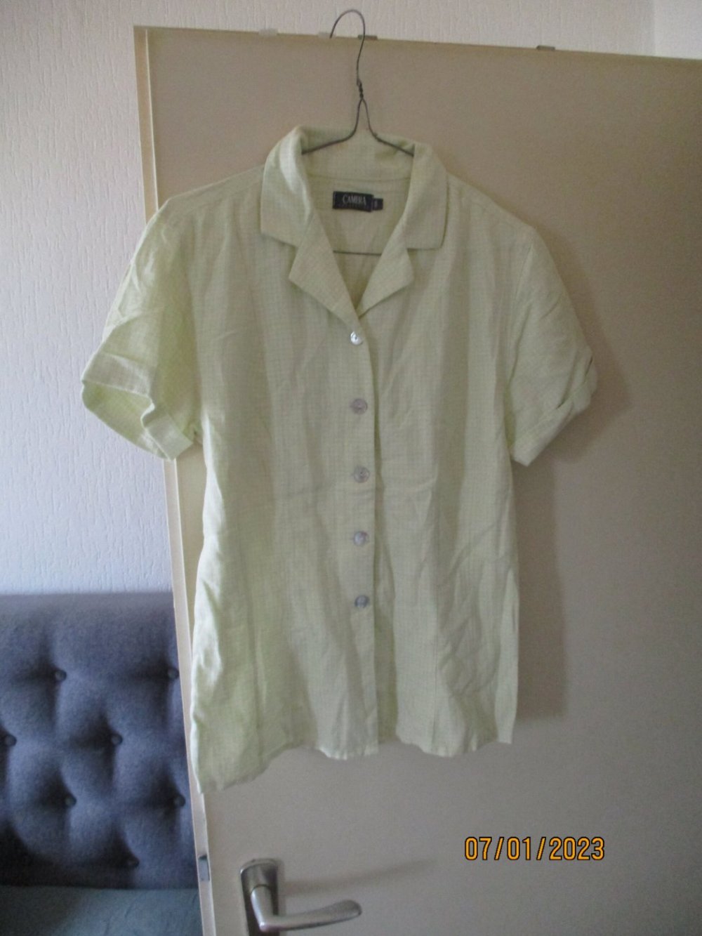 hellgrüne Bluse