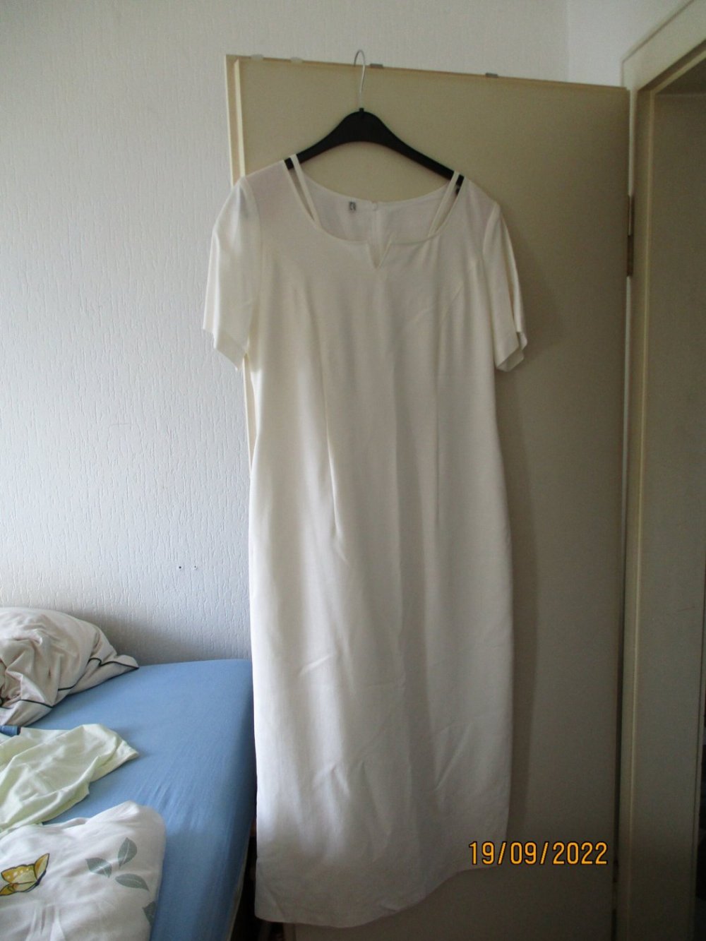 weißes Kleid