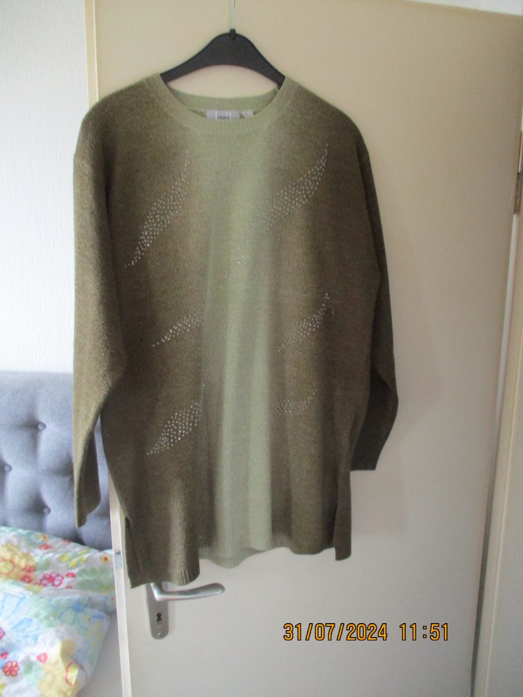 grüner Oversize- Pulli Größe 42/44