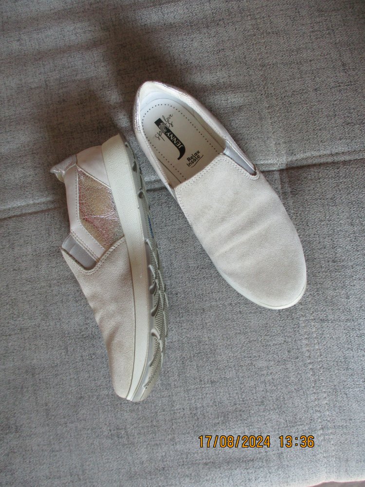 grau/silber Wildleder-Slipper von Jenny Größe 39