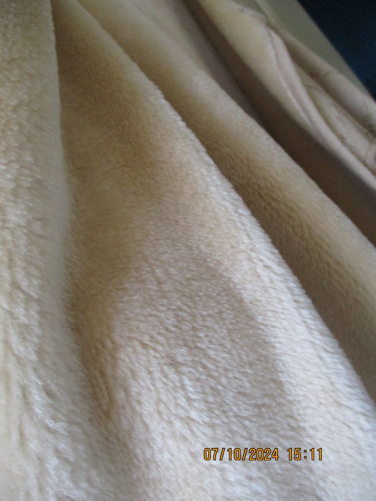 beige Winterjacke Größe 42