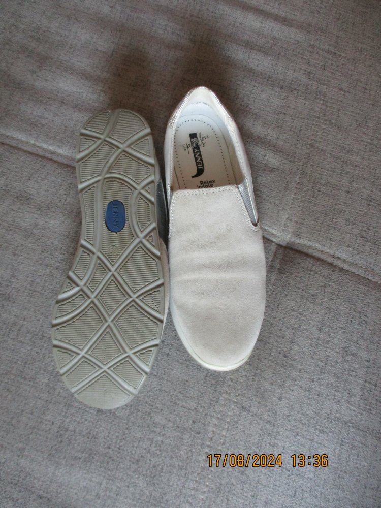 grau/silber Wildleder-Slipper von Jenny Größe 39
