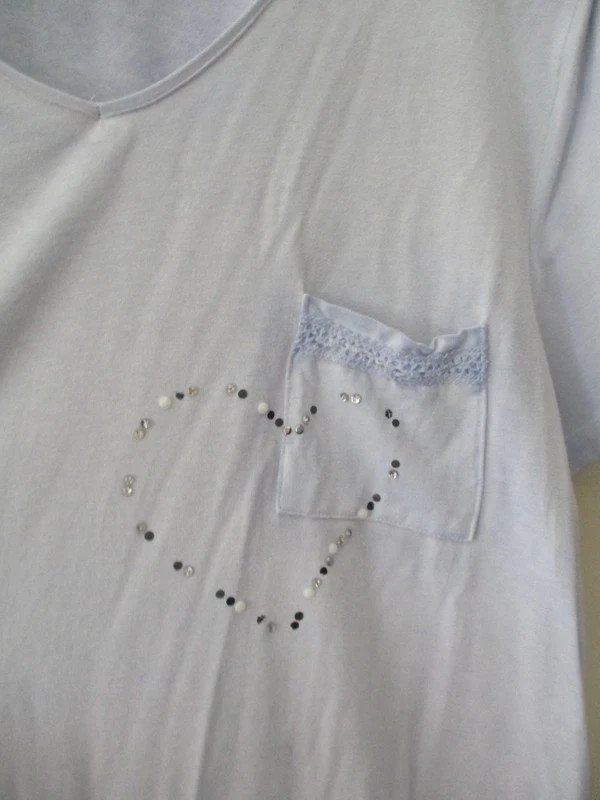 hellblaues T-Shirt Größe 44