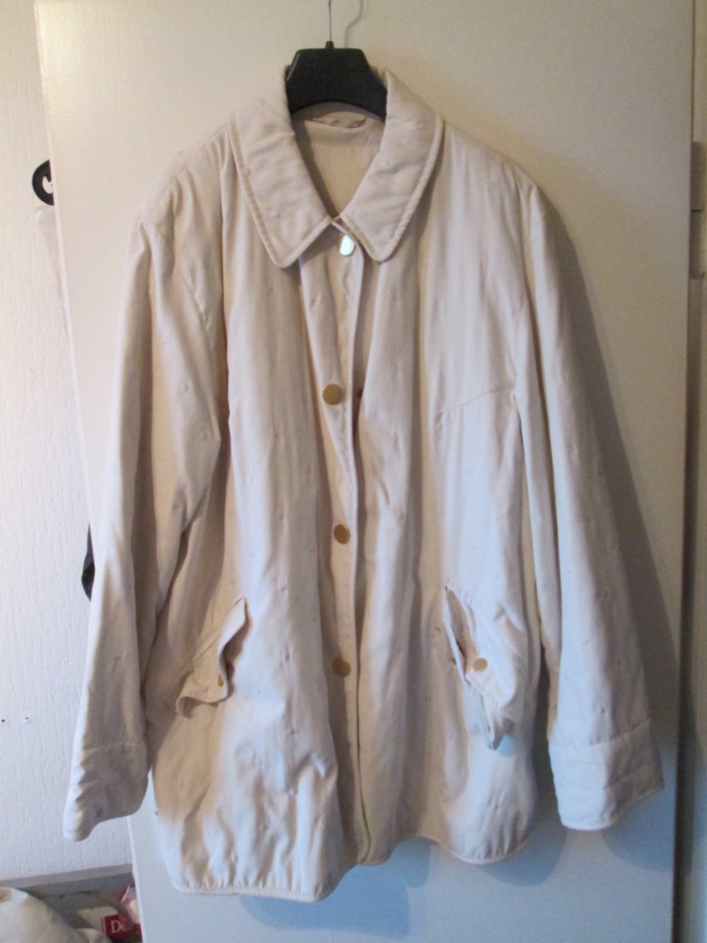 beige Winterjacke