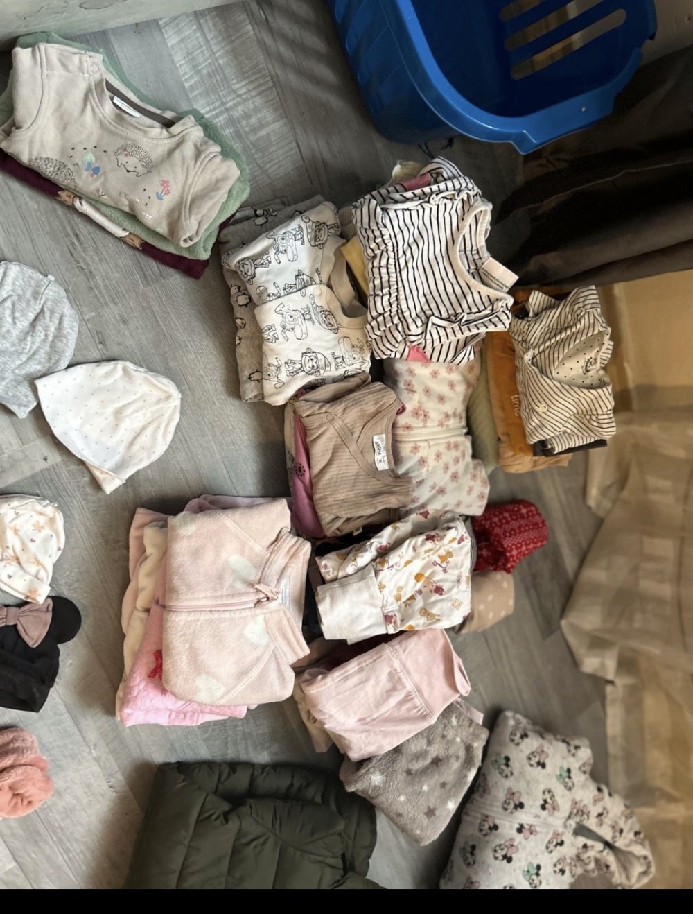 Mädchensachen als Paket