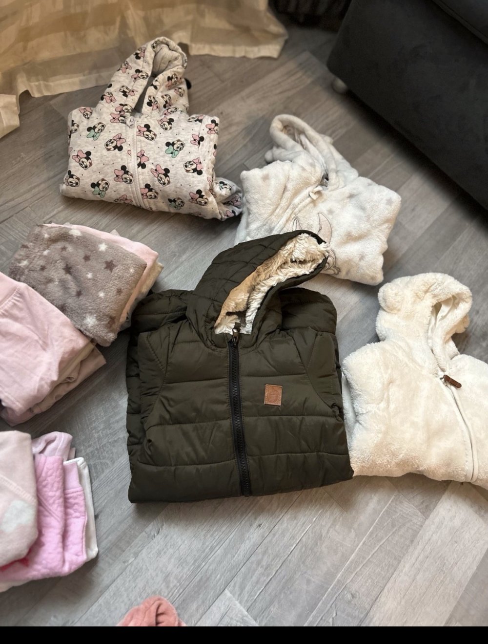 Mädchensachen als Paket