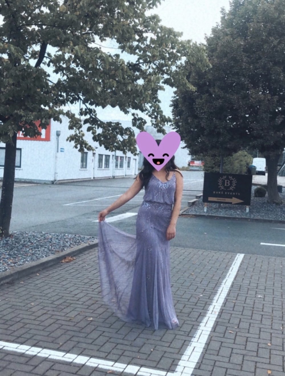 Abendkleid in Flieder