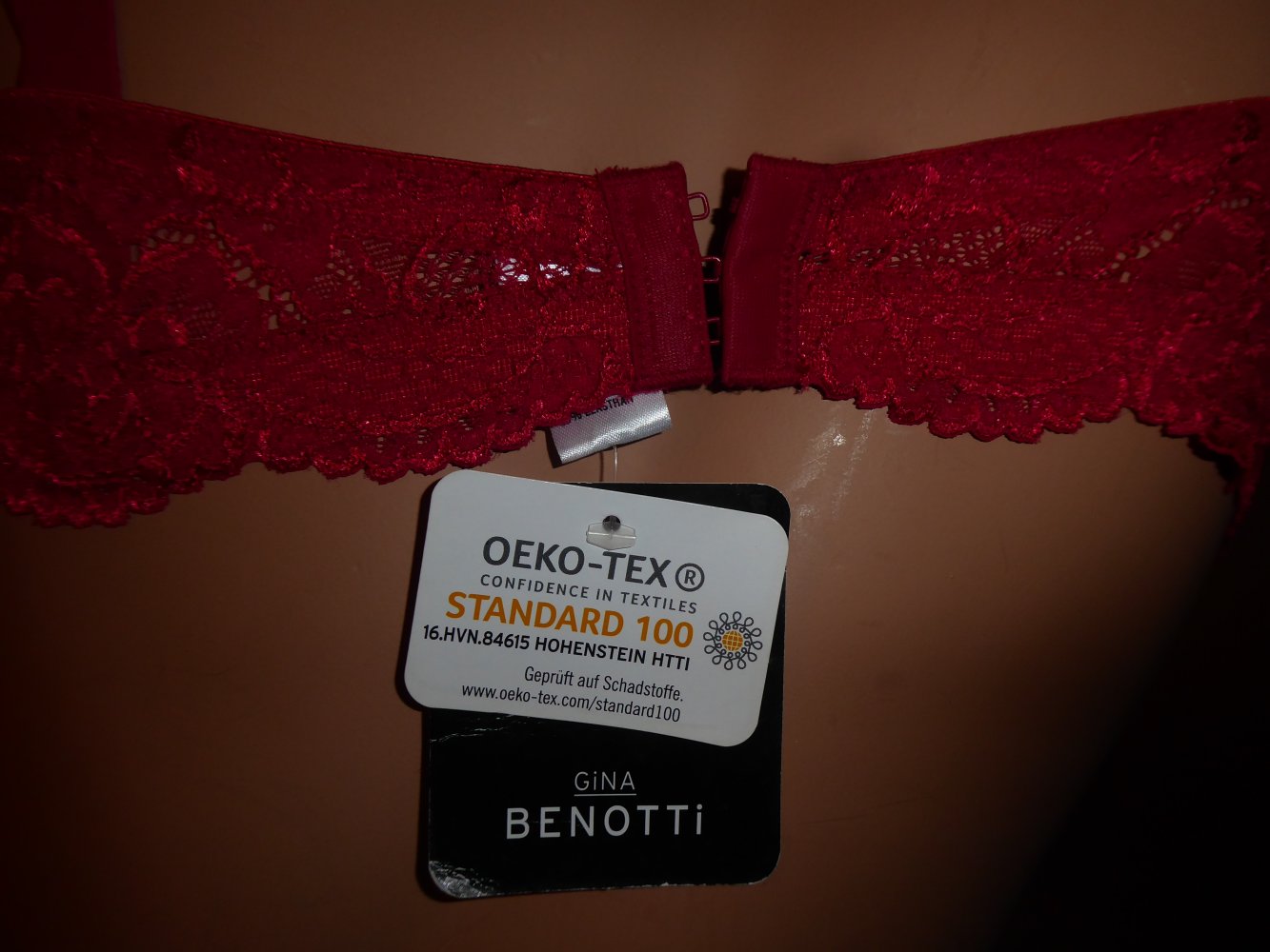 BH NEU rot 85 D Gina Benotti mit Spitze breite bequeme Träger