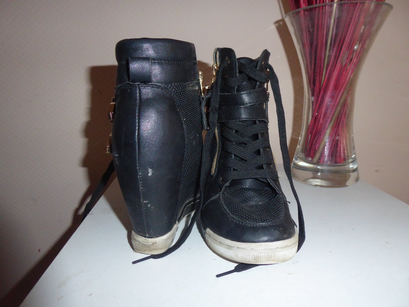 Damen Schuhe 39 Sneaker hoch mit Absatz 10 cm schwarz Boots Veganleder