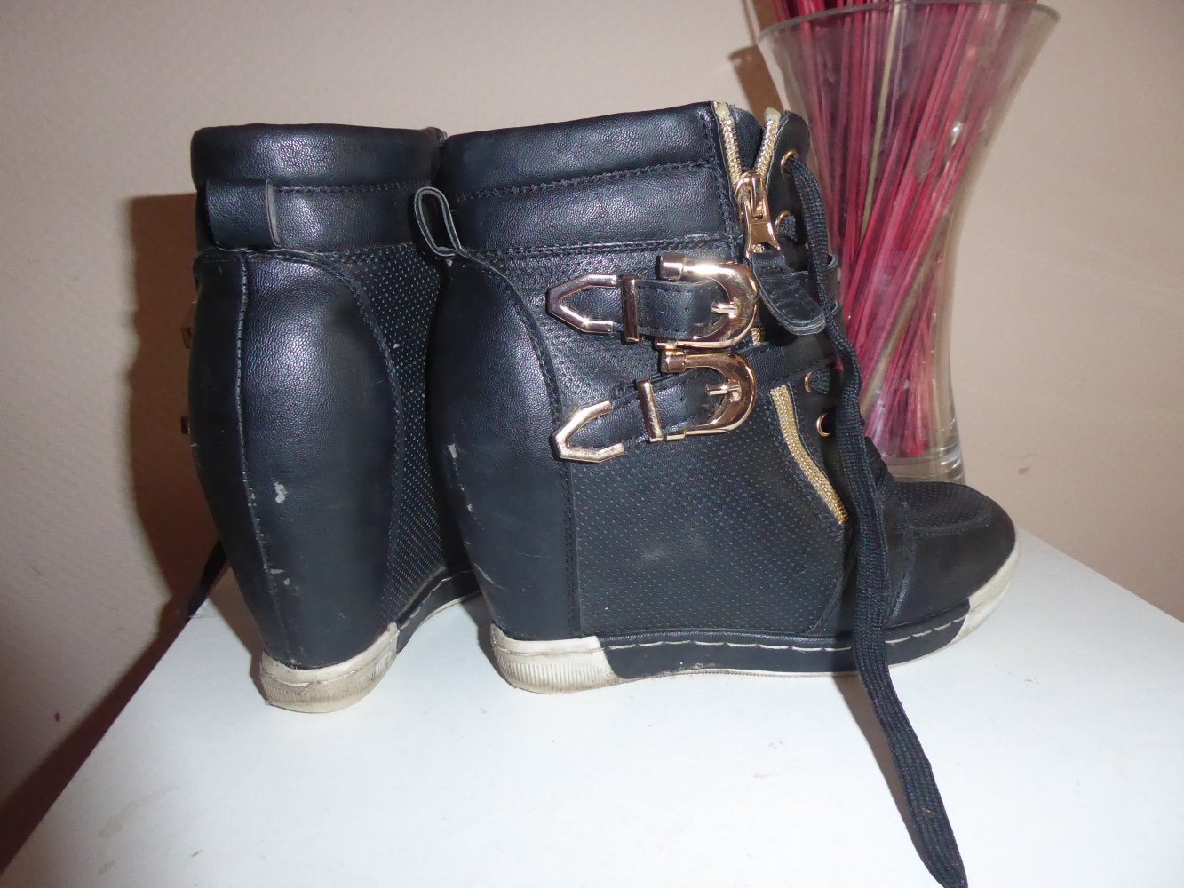 Damen Schuhe 39 Sneaker hoch mit Absatz 10 cm schwarz Boots Veganleder
